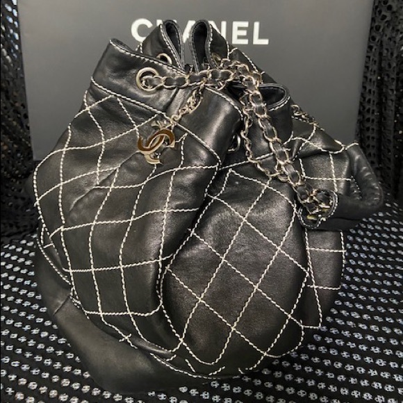 🖤 HP🎉Chanel Bucket Lambskin Bag - Picture 7 of 16